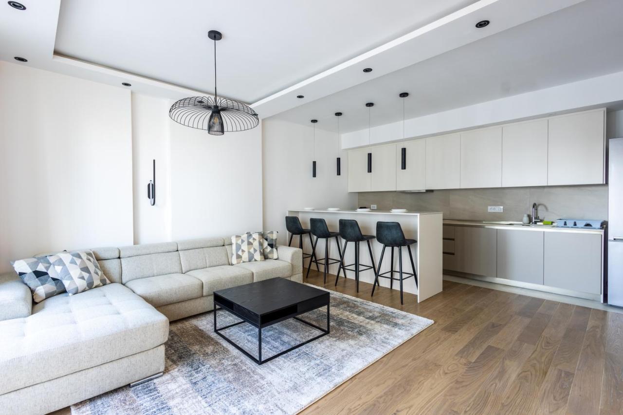 Terra Luxe Residences Sajmiste Bagian luar foto